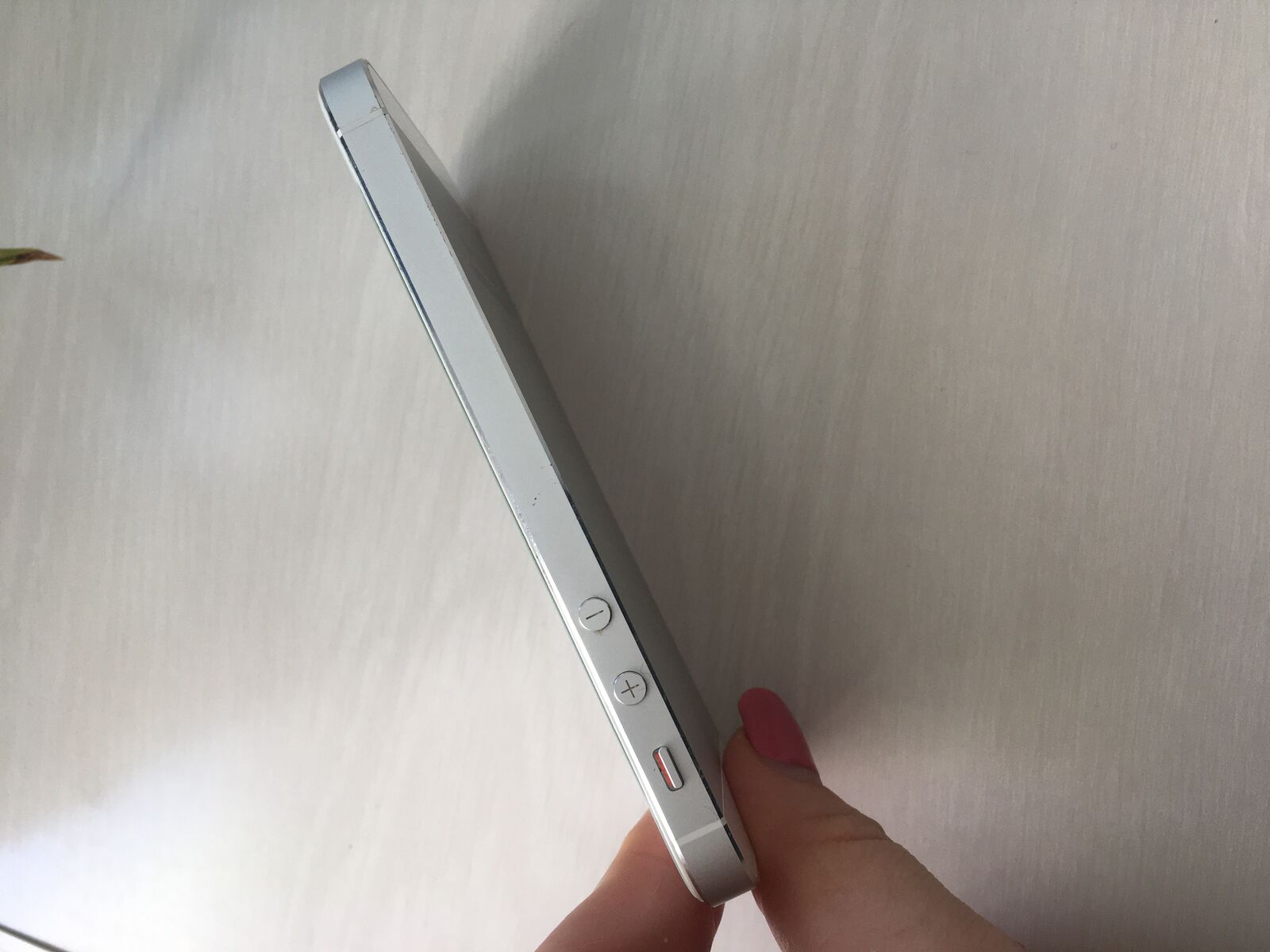Продам iPhone 
