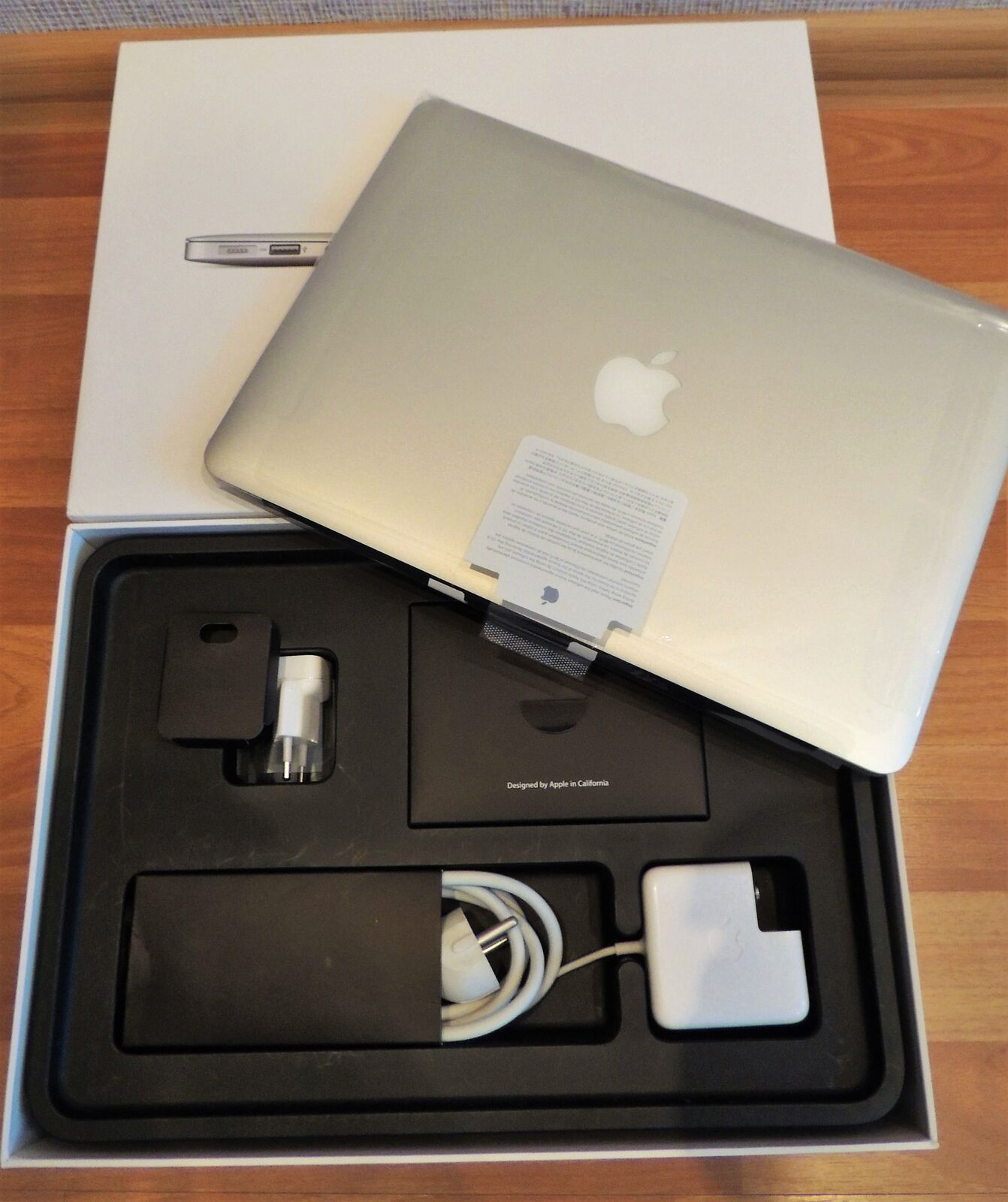 MacBook Air 13 2014 НОВЫЙстан полный заводской комплект