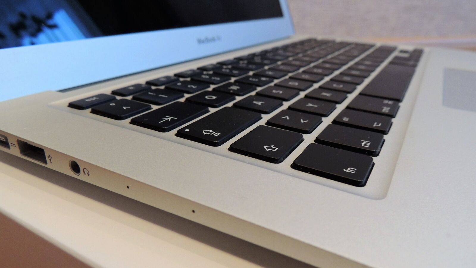 MacBook Air 13 2014 НОВЫЙстан полный заводской комплект