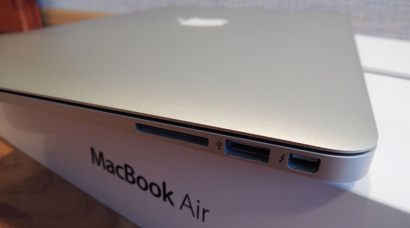 MacBook Air 13 2014 НОВЫЙстан полный заводской комплект