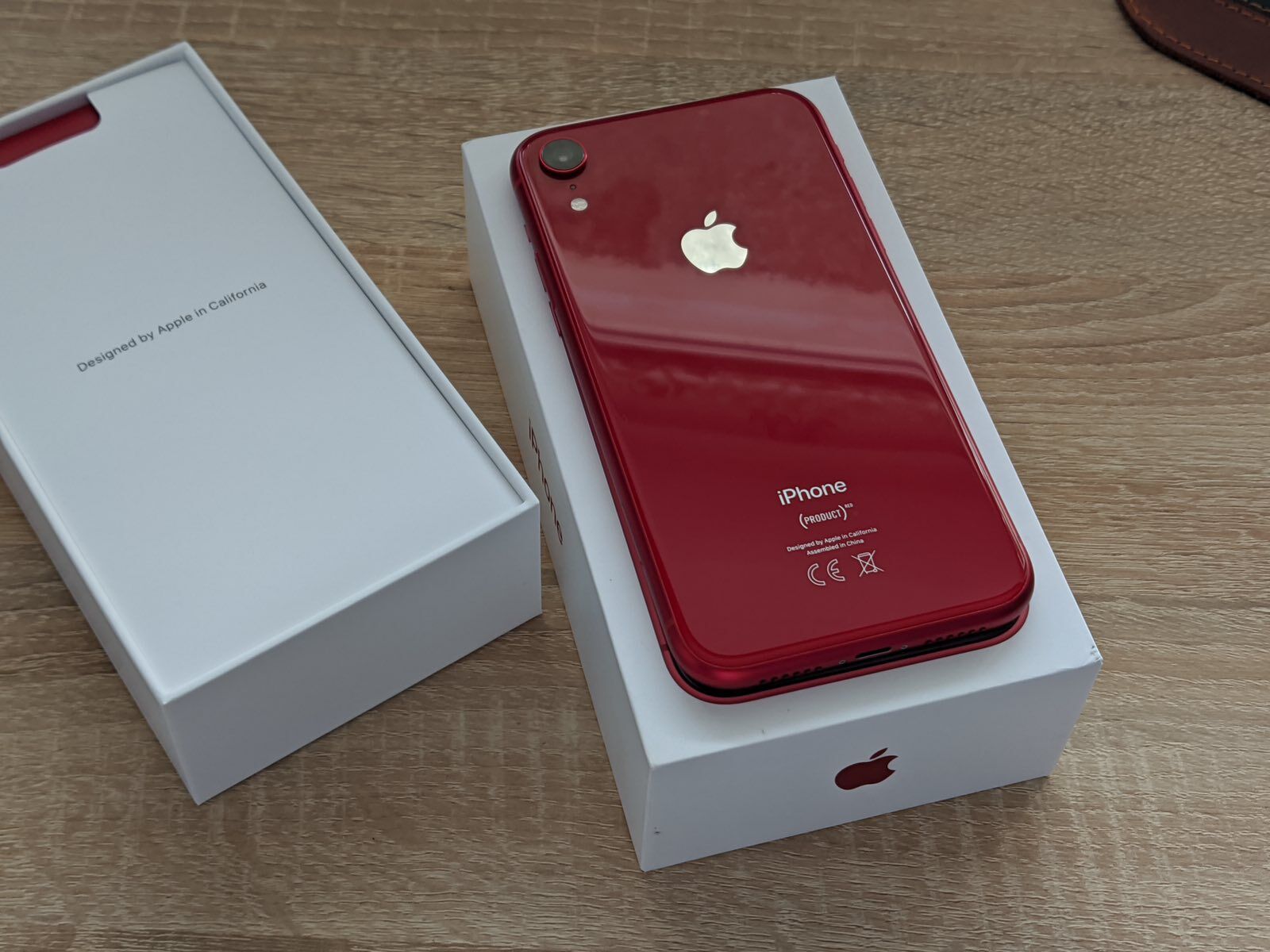 Продам iPhone Xr 64GB Product Red