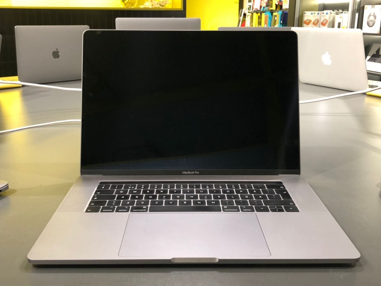Ноутбук Apple MacBook Pro 15