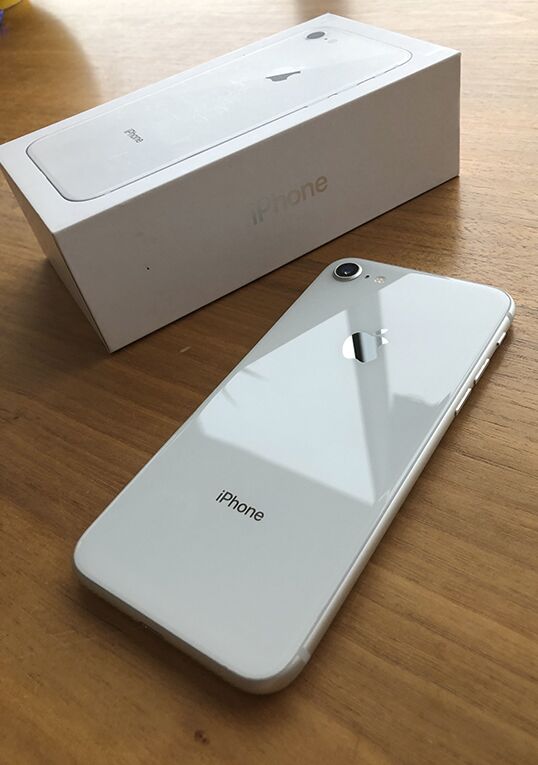 Apple iPhone 8 64GB, Silver Б/У